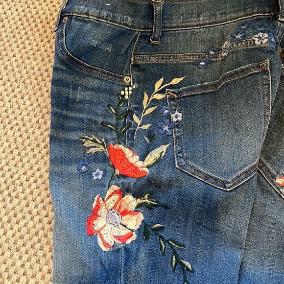 Express Floral Embroidered Skinny Jeans - Picture 6 of 7